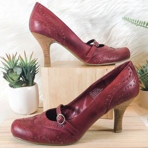 Kenneth Cole Reaction Break Water Studded Heels